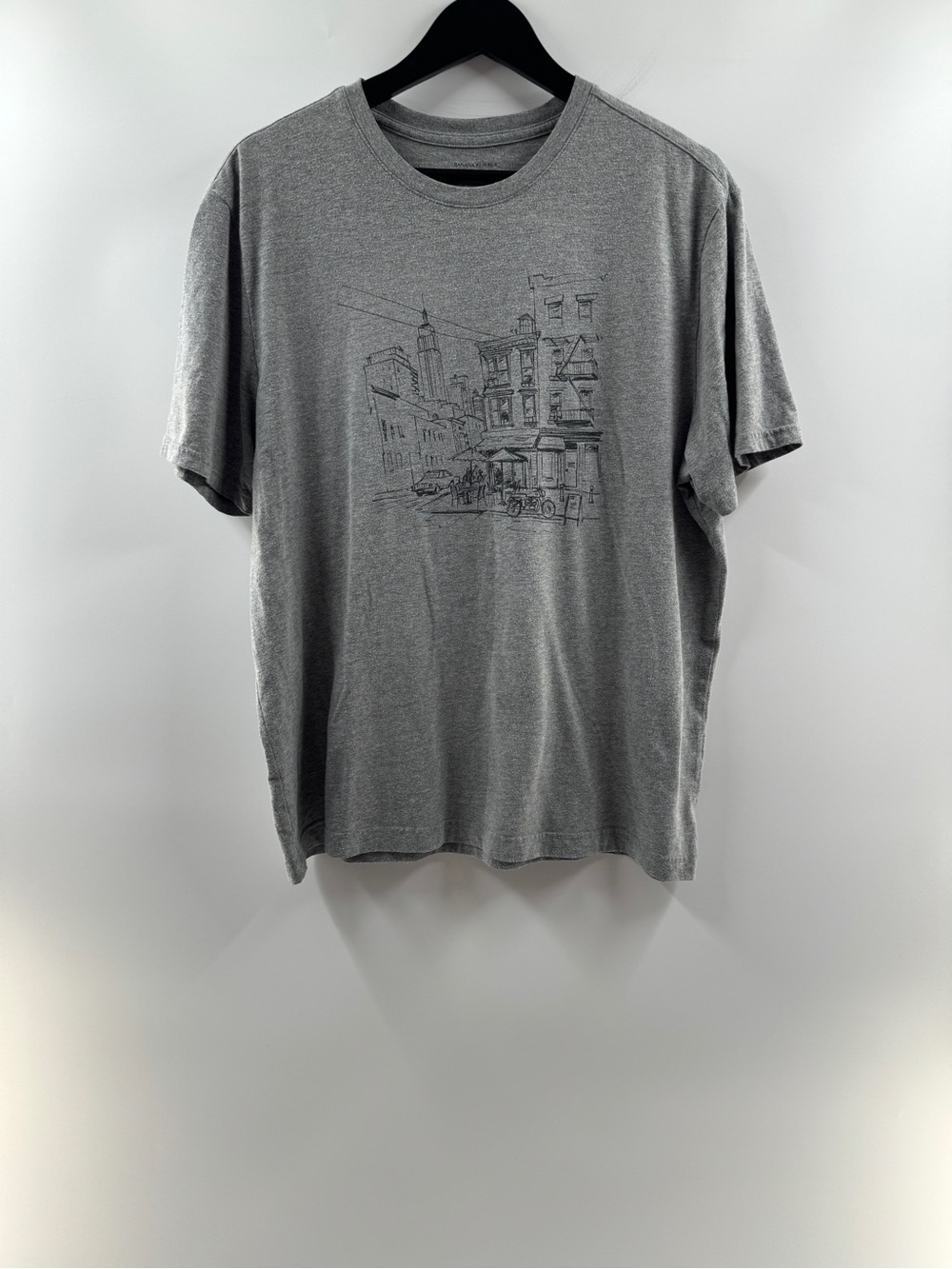Banana Republic Premium Wash Grey Graphic T-Shirt – Men’s Large